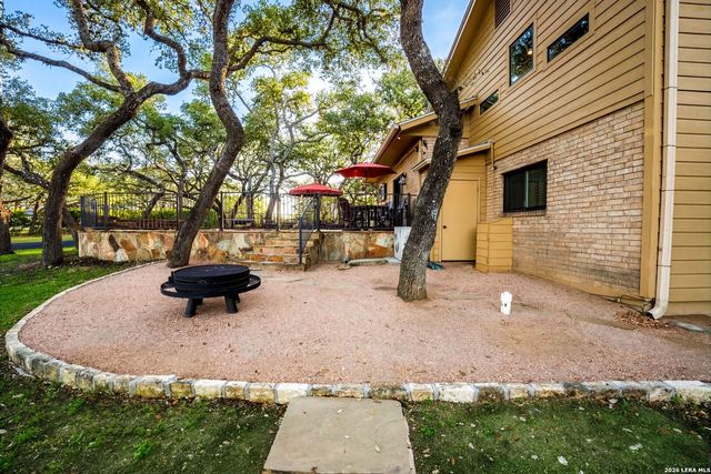 29274 Seabiscuit Dr, Fair Oaks Ranch, TX 78015