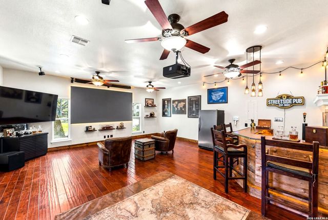 29274 Seabiscuit Dr, Fair Oaks Ranch, TX 78015