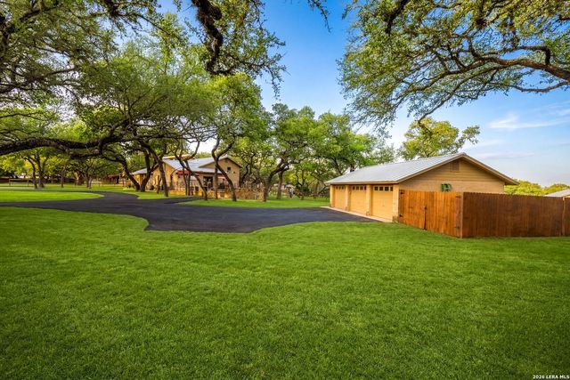 29274 Seabiscuit Dr, Fair Oaks Ranch, TX 78015