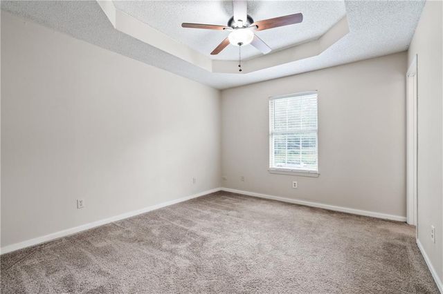 9108 Oak Street, Kansas City, MO 64114