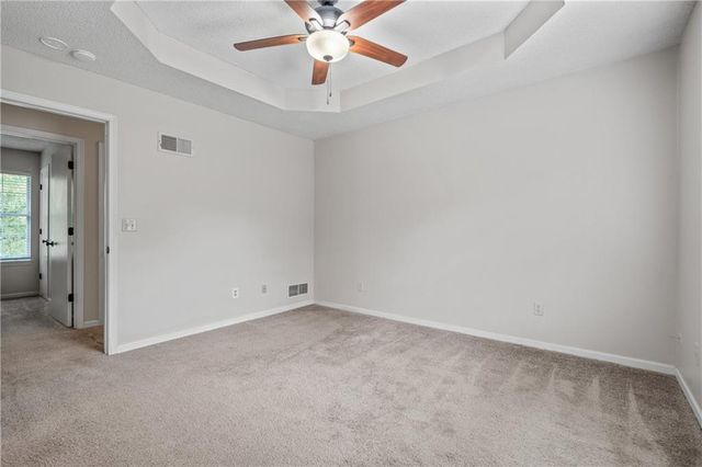 9108 Oak Street, Kansas City, MO 64114