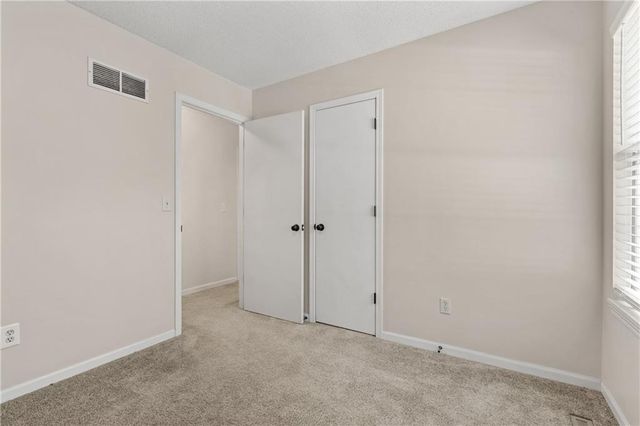 9108 Oak Street, Kansas City, MO 64114