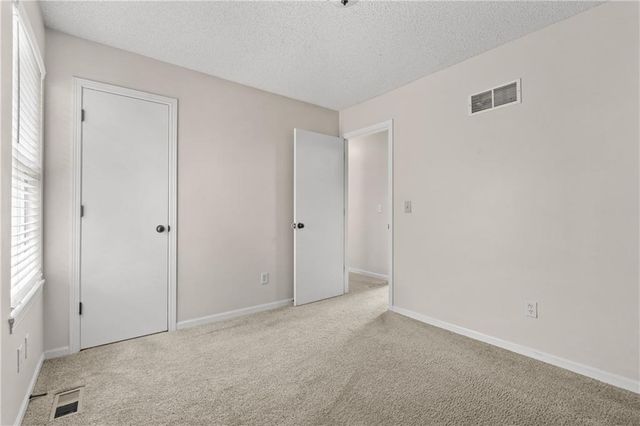 9108 Oak Street, Kansas City, MO 64114