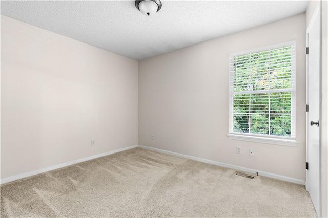 9108 Oak Street, Kansas City, MO 64114