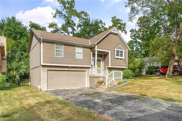 9108 Oak Street, Kansas City, MO 64114