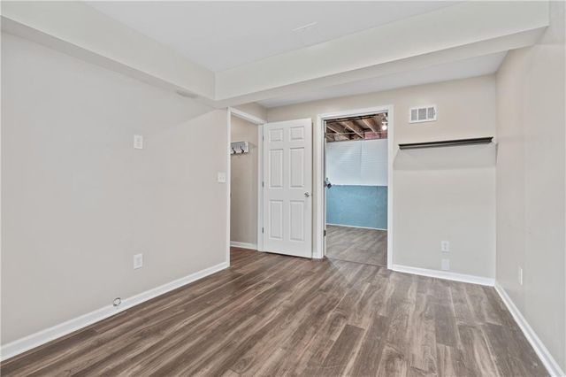 9108 Oak Street, Kansas City, MO 64114