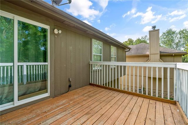 9108 Oak Street, Kansas City, MO 64114