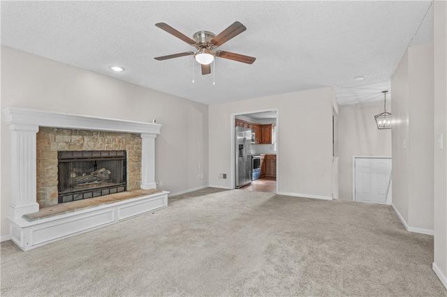 9108 Oak Street, Kansas City, MO 64114