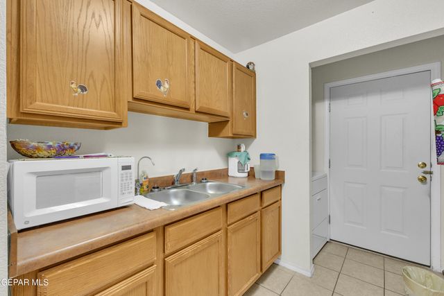708 Weiermann, Horizon City, TX 79928