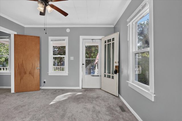 945 Jennette Avenue NW, Grand Rapids, MI 49504