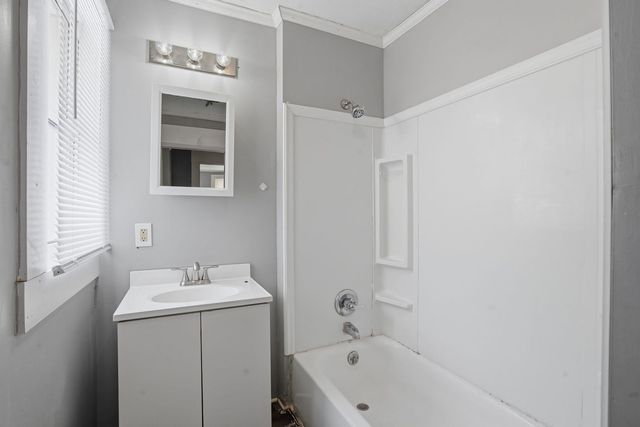 715 IOWA Street, Davenport, IA 52803