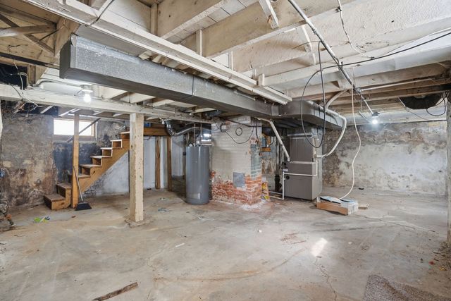 715 IOWA Street, Davenport, IA 52803