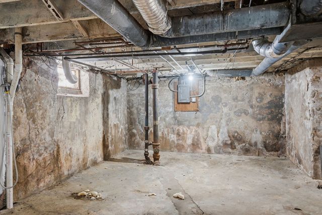 715 IOWA Street, Davenport, IA 52803