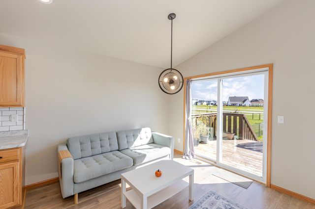 3299 Maple Leaf Loop S, Fargo, ND 58104