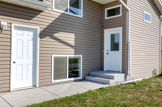 3299 Maple Leaf Loop S, Fargo, ND 58104