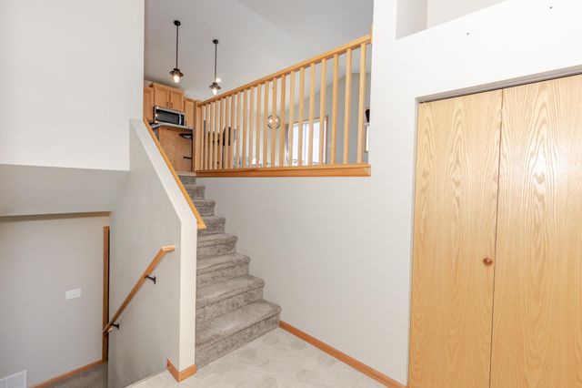 3299 Maple Leaf Loop S, Fargo, ND 58104