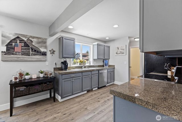 2435 Baldwin Place, Blaine, WA 98230