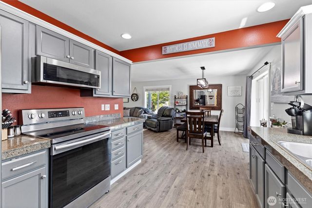 2435 Baldwin Place, Blaine, WA 98230
