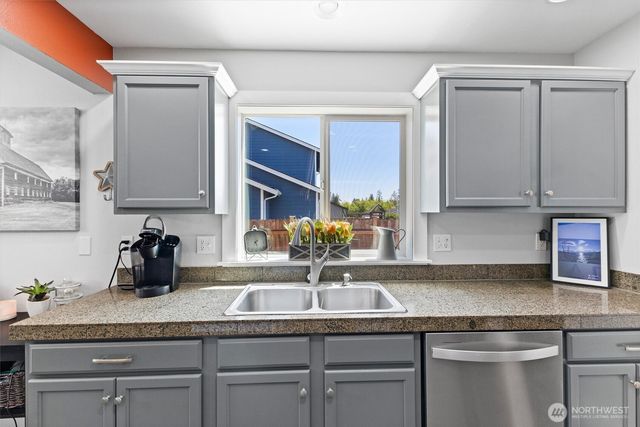 2435 Baldwin Place, Blaine, WA 98230