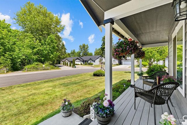 2435 Baldwin Place, Blaine, WA 98230