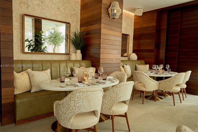 1000 W Island Blvd 2909, Aventura, FL 33160