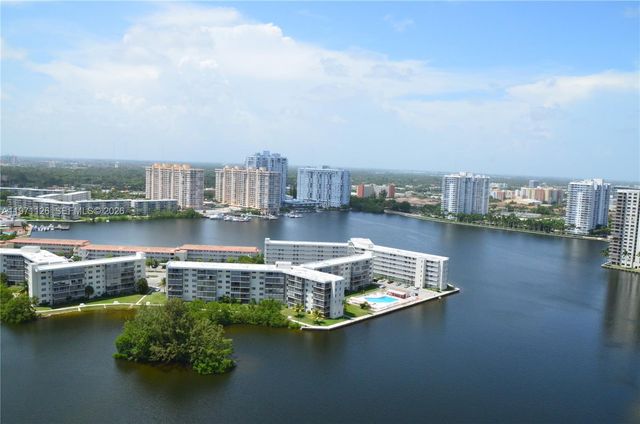 1000 W Island Blvd 2909, Aventura, FL 33160