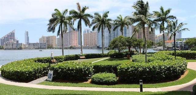 1000 W Island Blvd 2909, Aventura, FL 33160