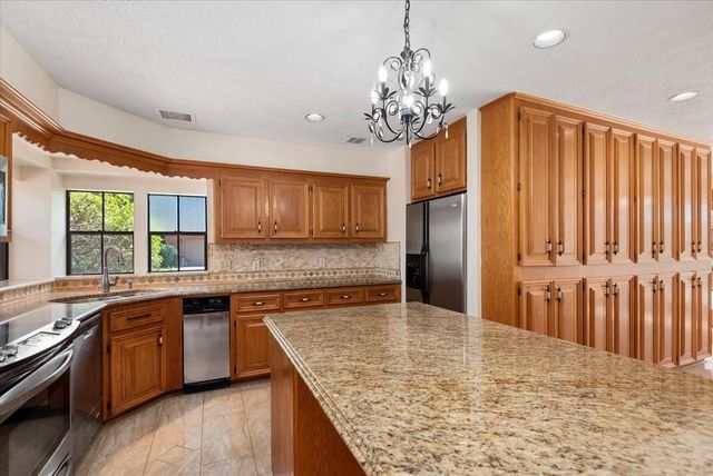 7514 Pinehurst Shadows Drive, Humble, TX 77346