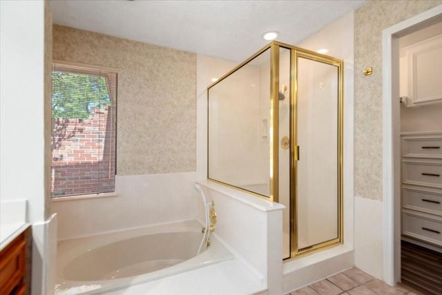 7514 Pinehurst Shadows Drive, Humble, TX 77346
