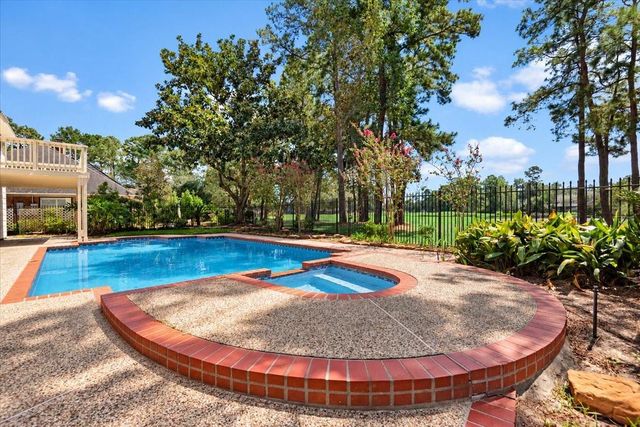 7514 Pinehurst Shadows Drive, Humble, TX 77346