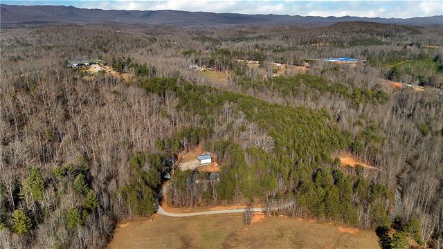 2475 Pumpkintown Highway, Pickens, SC 29671