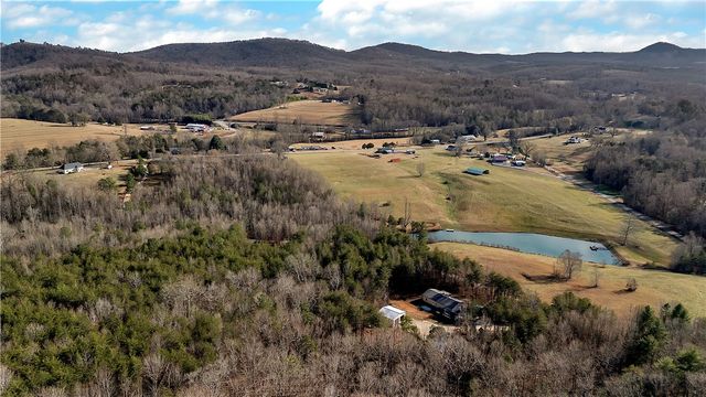 2475 Pumpkintown Highway, Pickens, SC 29671