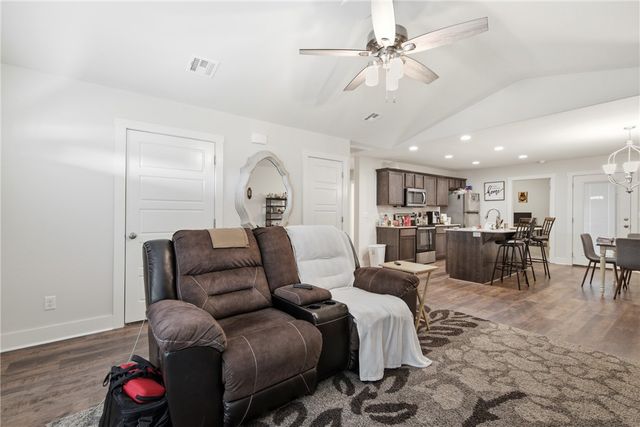 896 S Snyder Springs Loop, Watts, OK 74964