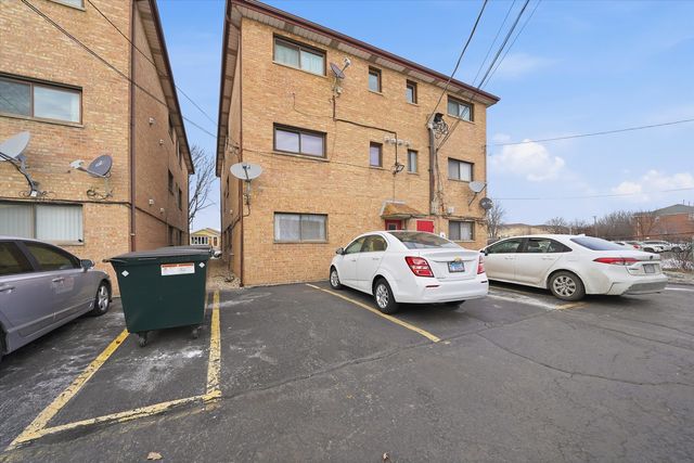 6525 W 64th Place 1W, Chicago, IL 60638