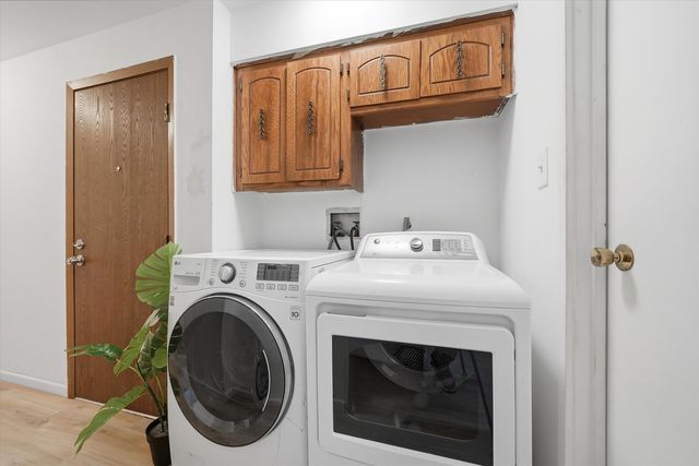 6525 W 64th Place 1W, Chicago, IL 60638