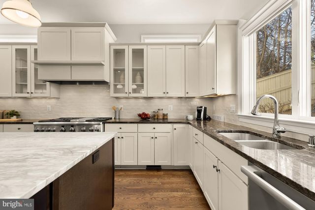 2012 N GREENBRIER ST, Arlington, VA 22205