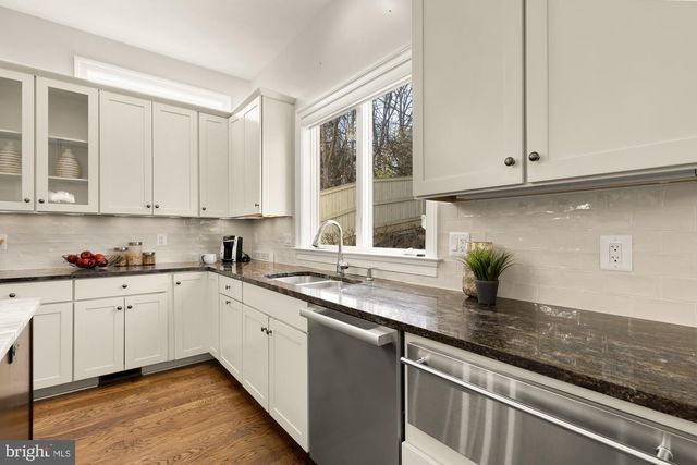 2012 N GREENBRIER ST, Arlington, VA 22205