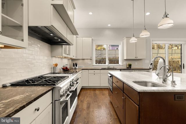 2012 N GREENBRIER ST, Arlington, VA 22205