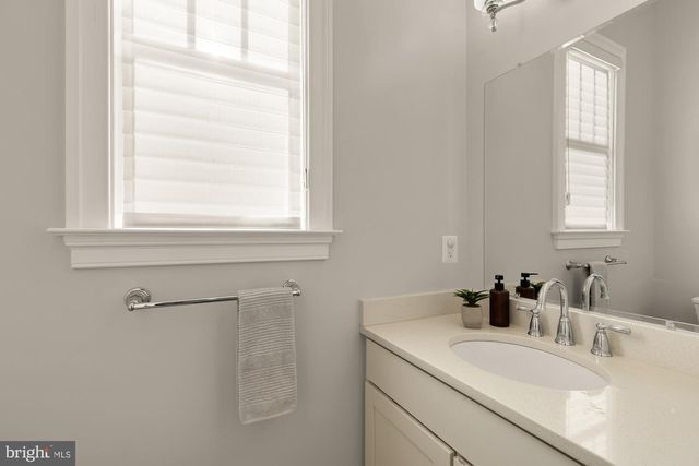 2012 N GREENBRIER ST, Arlington, VA 22205