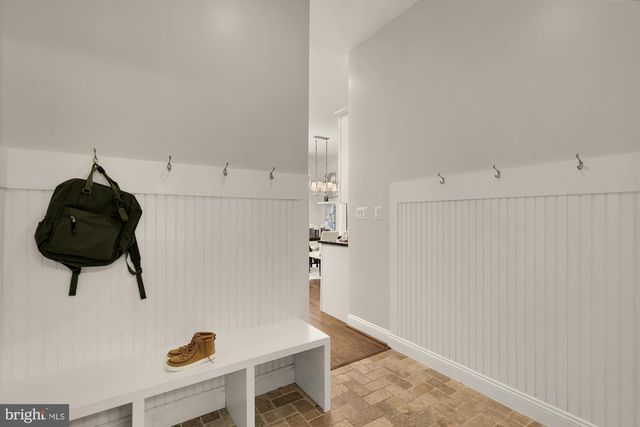 2012 N GREENBRIER ST, Arlington, VA 22205