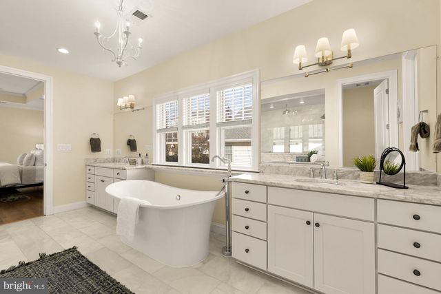 2012 N GREENBRIER ST, Arlington, VA 22205