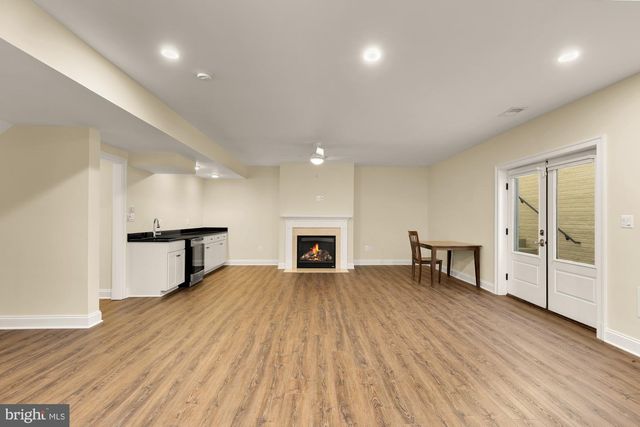 2012 N GREENBRIER ST, Arlington, VA 22205