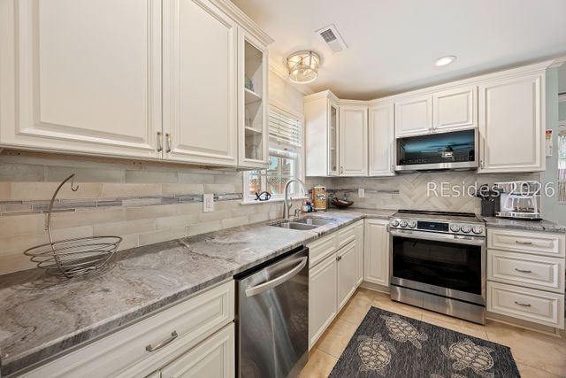 8 Flamingo St, Hilton Head Island, SC 29928