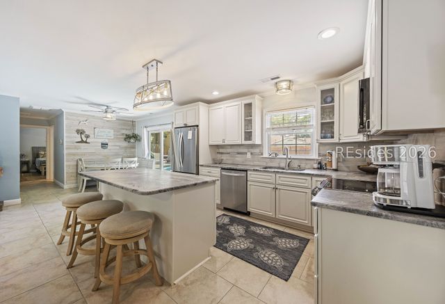 8 Flamingo St, Hilton Head Island, SC 29928