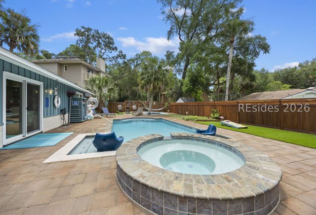 8 Flamingo St, Hilton Head Island, SC 29928