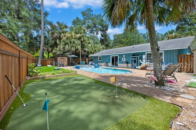 8 Flamingo St, Hilton Head Island, SC 29928