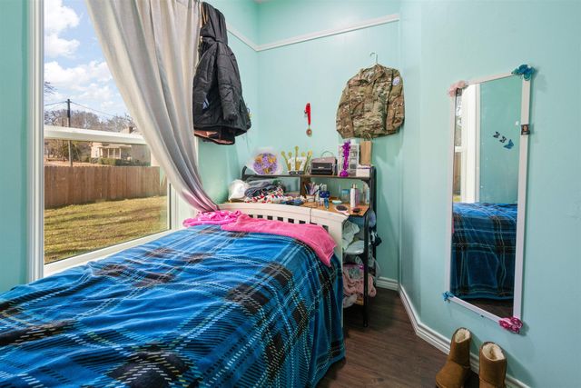 906 E Houston St, Marshall, TX 75670