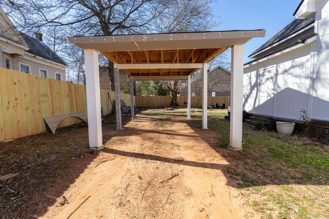 906 E Houston St, Marshall, TX 75670