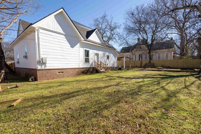 906 E Houston St, Marshall, TX 75670