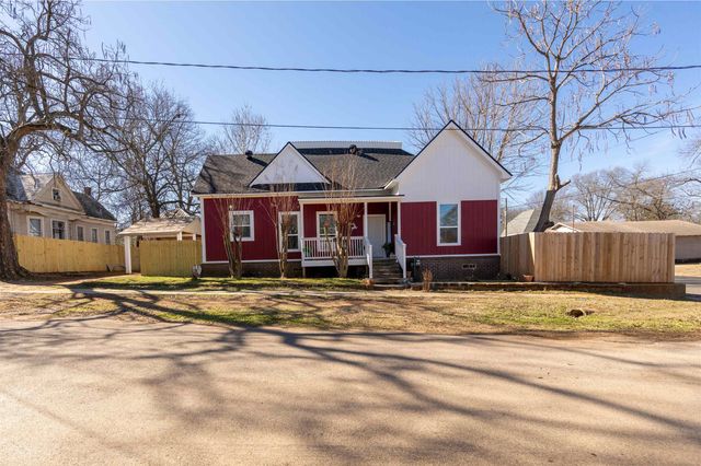 906 E Houston St, Marshall, TX 75670